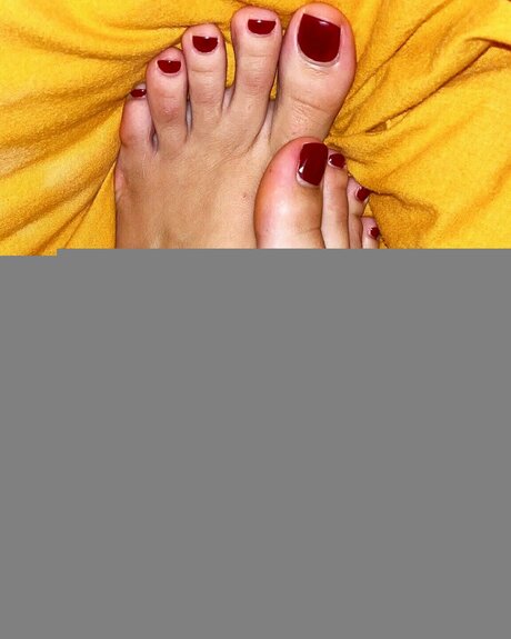 Feetsophi nudes only fans
