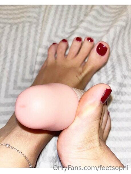 Feetsophi joi onlyfans