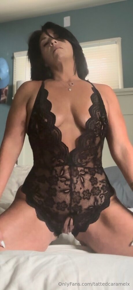 Tattedcaramelx onlyfans leake