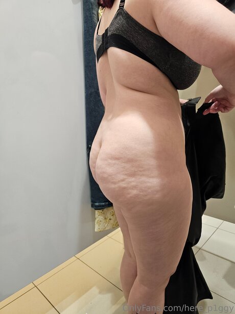 Here P1ggy onlyfans sex leak