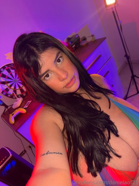 Danielaof21 onlyfans leaks.