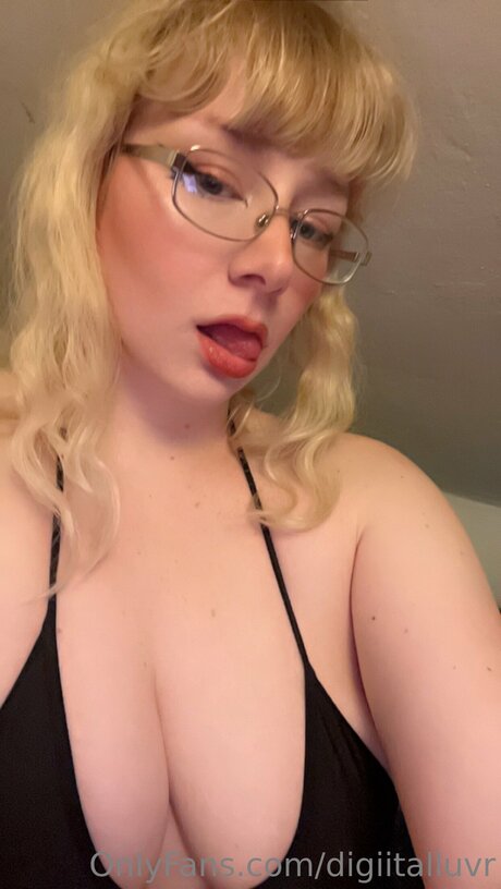 Urfavegirluwu onlyfans desnuda