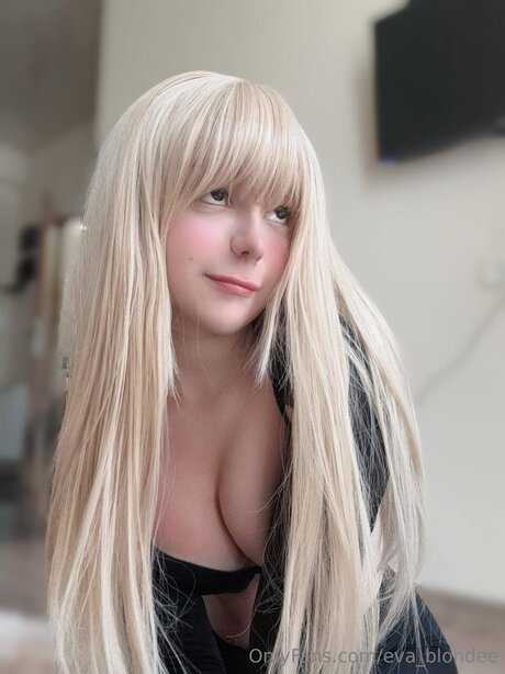 Eva Blondee onlyfans posts