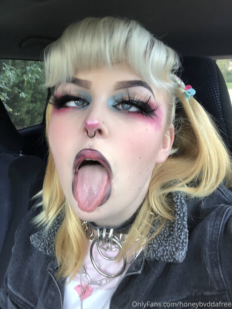 Honeybvddafree onlyfans images