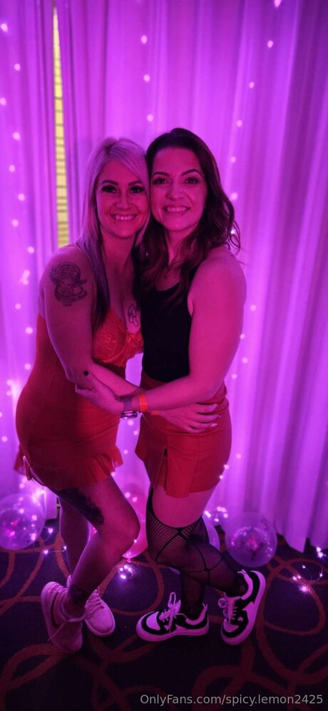 Spicy Lemon2425 only fans pictures