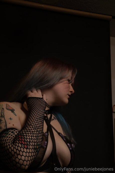Juniebeejones boobs onlyfans