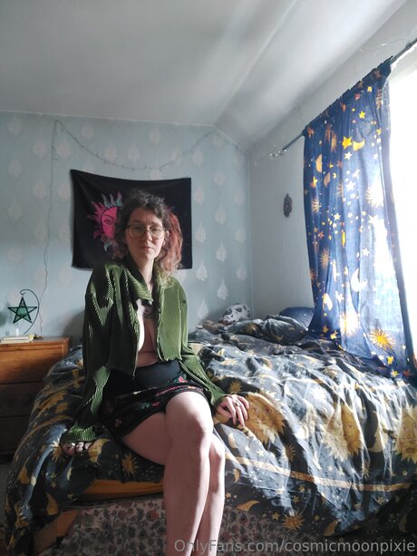 Cosmicmoonpixie Profile pic