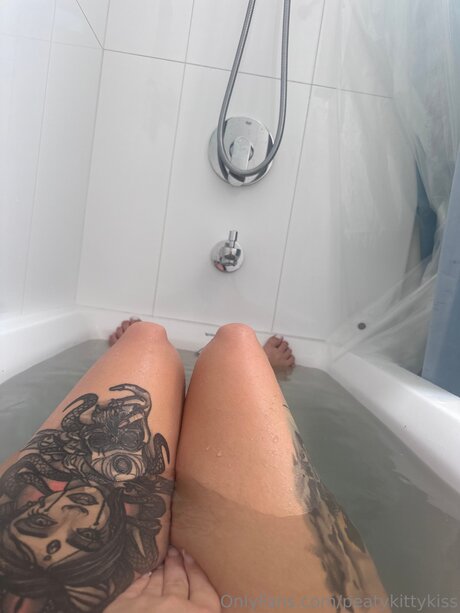 Peatykittykiss nudes onlyfans leak