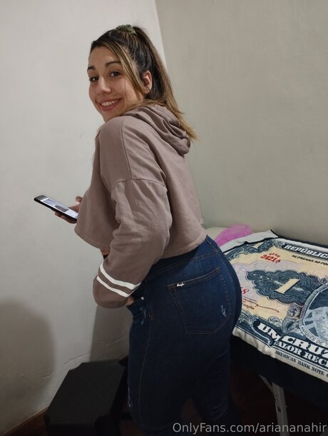 Arisnai is on onlyfans