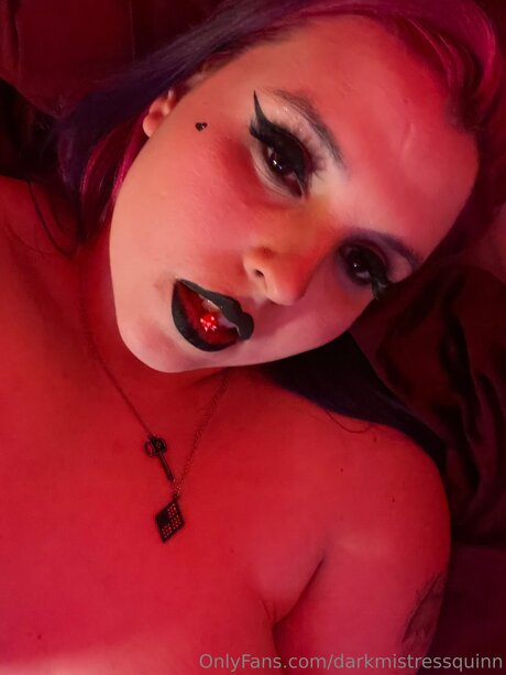Darkmistressquinn nude leak onlyfans