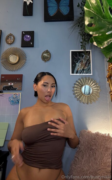 Bustynikki onlyfans sexy
