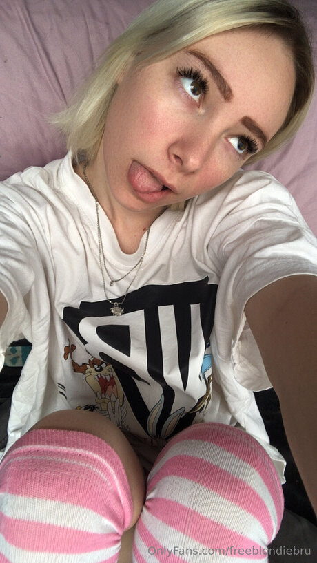 Freeblondiebru sexy onlyfans