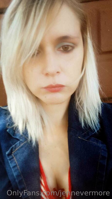 Jennevermore strip onlyfans