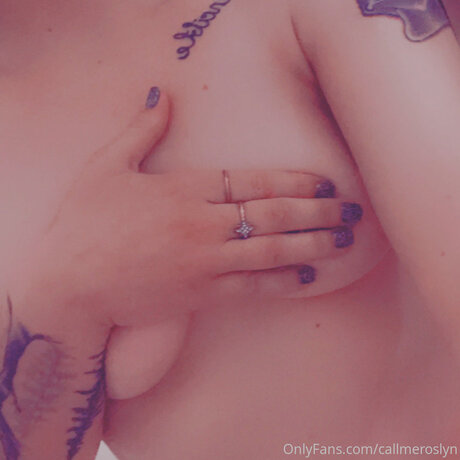 Callmeroslyn onlyfans naked pics