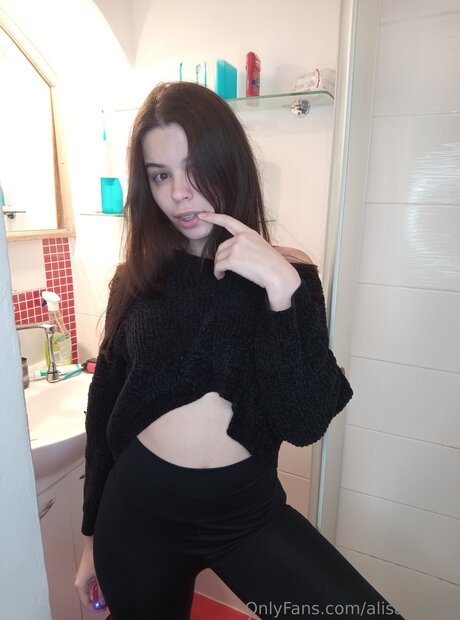 Alisa Violet onlyfans xx