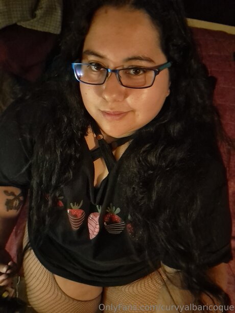 Curvyalbaricoque onlyfans naked pics