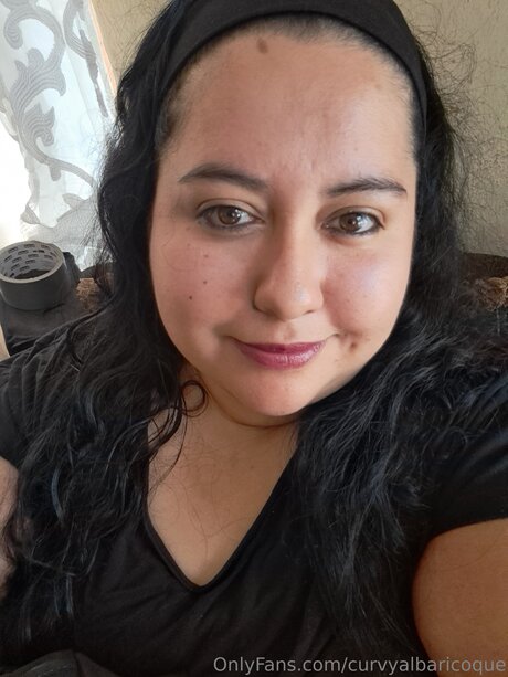 Curvyalbaricoque naked onlyfans