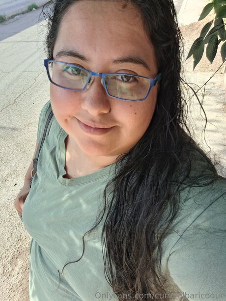 Curvyalbaricoque Profile pic