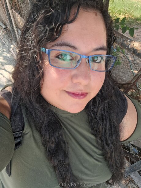 Curvyalbaricoque nude onlyfans pics