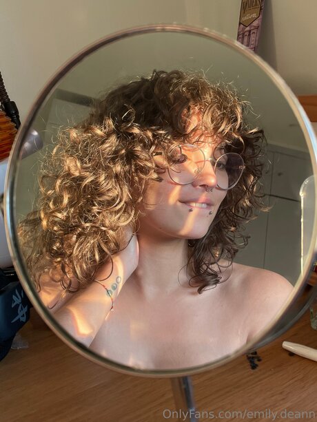 Emily Deann onlyfans strip tease