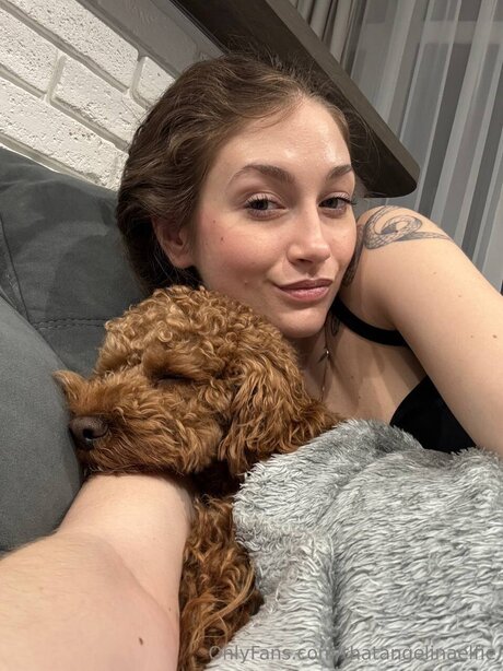 Thatangelinaelfie onlyfans pictures