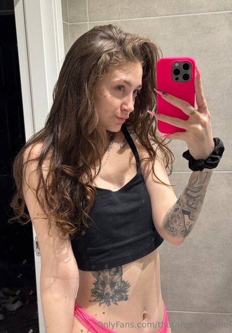 Thatangelinaelfie onlyfans desnuda