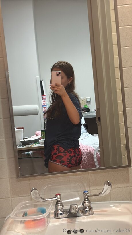 Angel Cake06 onlyfans naked pics