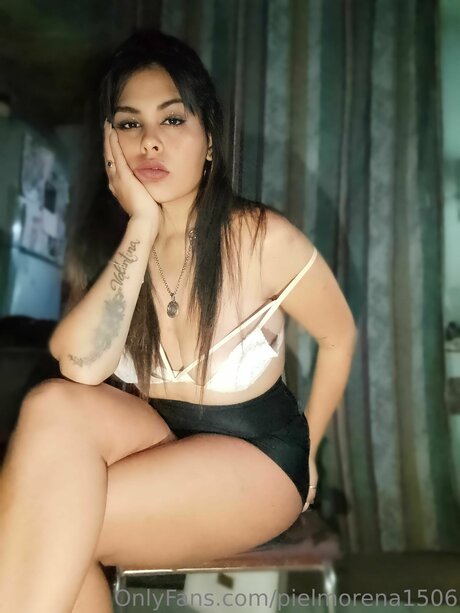 Pielmorena1506 onlyfans pictures