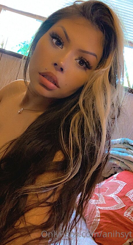 Anihsyt naked on onlyfans