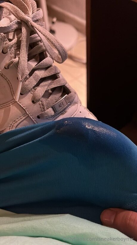 Sneakerboymx onlyfans content