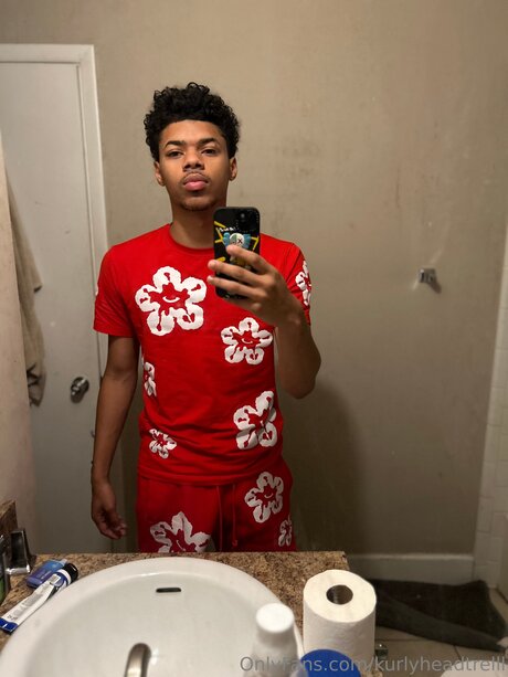Kurlyheadtrelll onlyfans nude content
