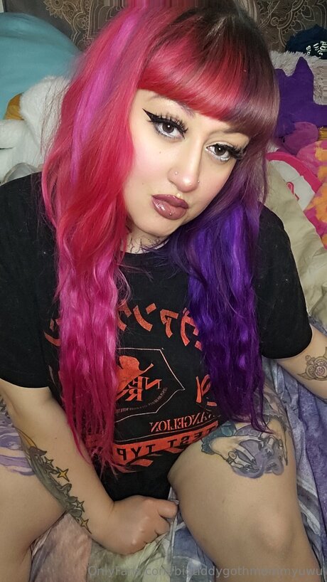 Bigtiddygothmommyuwu onlyfans naked leak