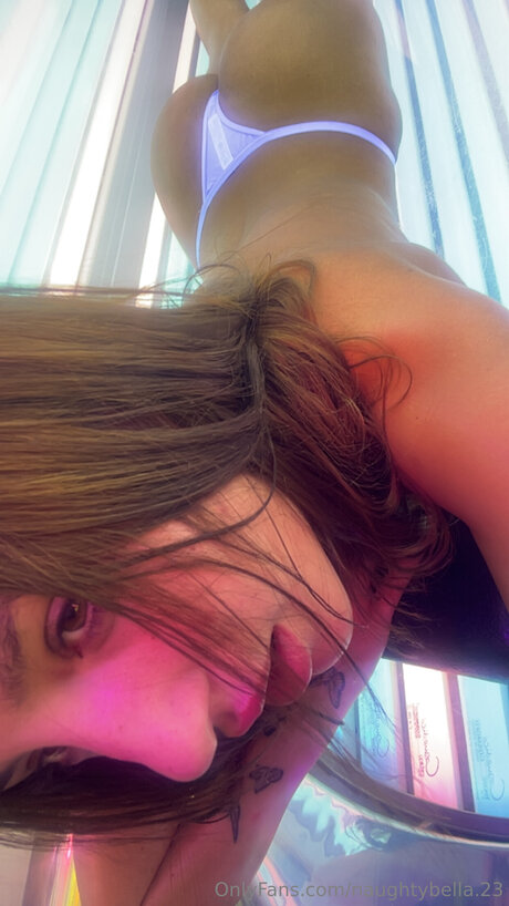 Naughtybella 23 nude on onlyfans