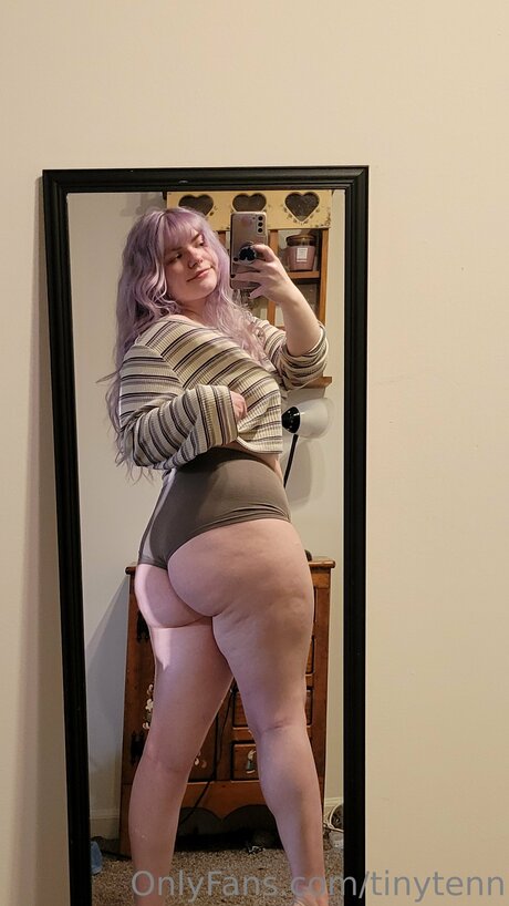 Tinytenn onlyfans model photo