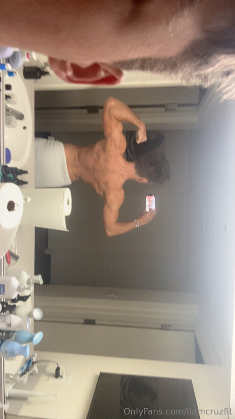 Liamcruzfit onlyfans fotos