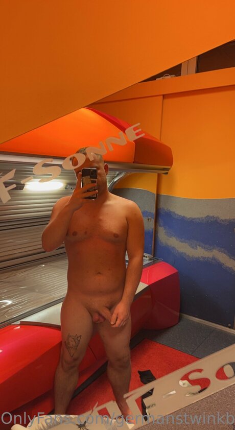 Melvbottom onlyfans strip tease