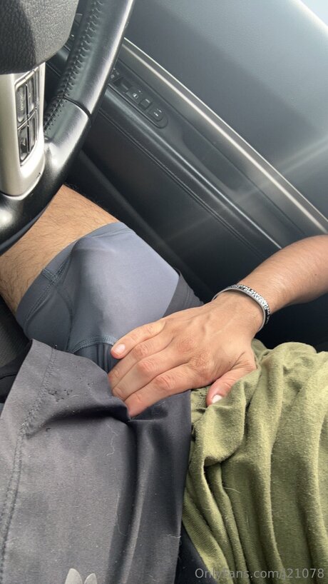 J21078 naked onlyfans