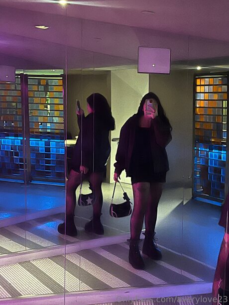 Averylove23 sexy onlyfans