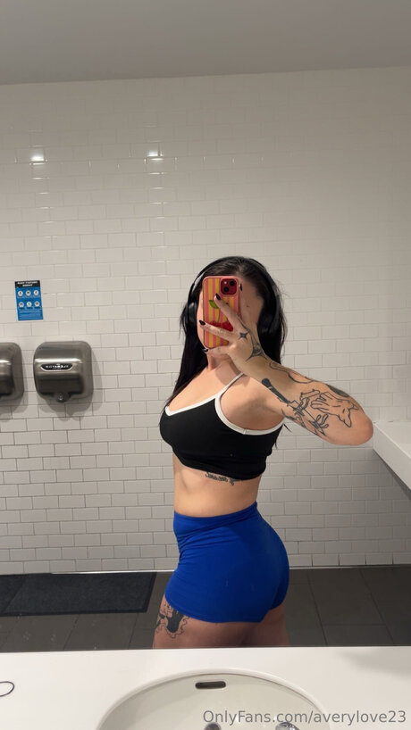 Averylove23 onlyfans photos