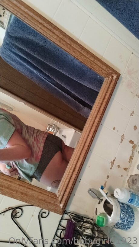 Babygirl01923 leak only fans