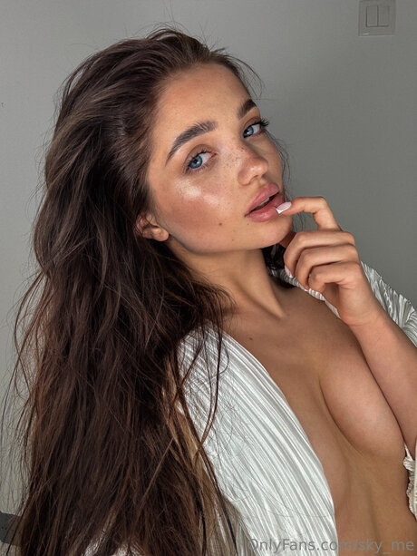 Sky Me onlyfans sex leak