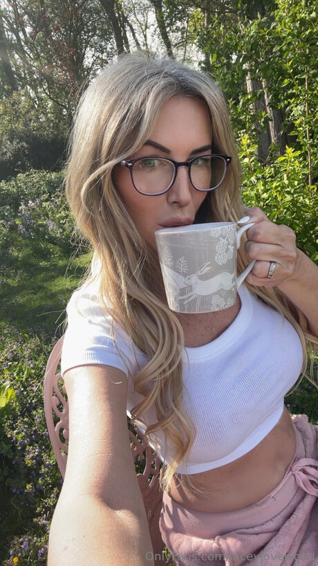 Laceylovewood only fans pics