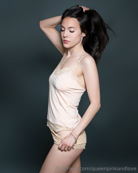 Queenpinkandlove free onlyfans porn