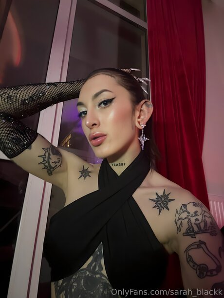 Sarah Blackk topless onlyfans