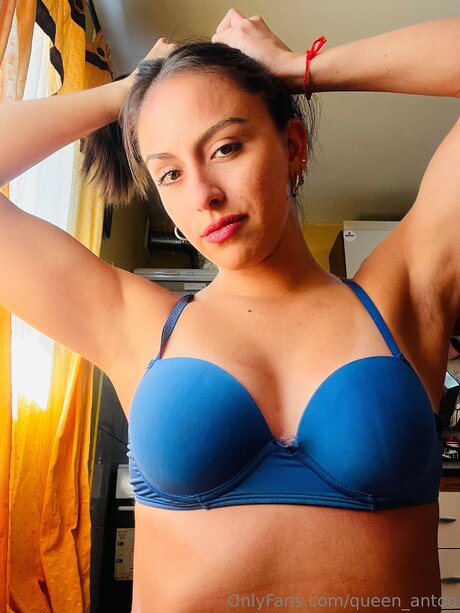 Queen Antoo onlyfans nude leak