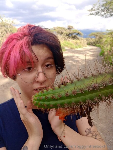 Froggyintheboxfree onlyfans public photos