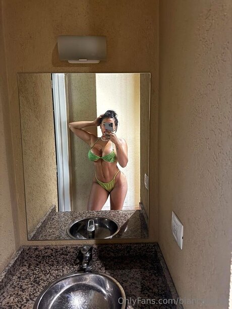 Biancalova9 leaked only fans