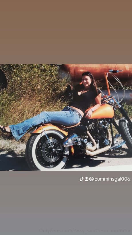 Sexy Southern Momma pics onlyfans
