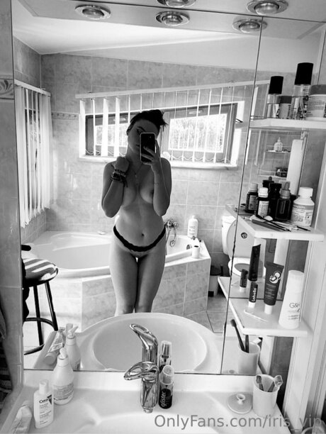 Iris Vip is on onlyfans