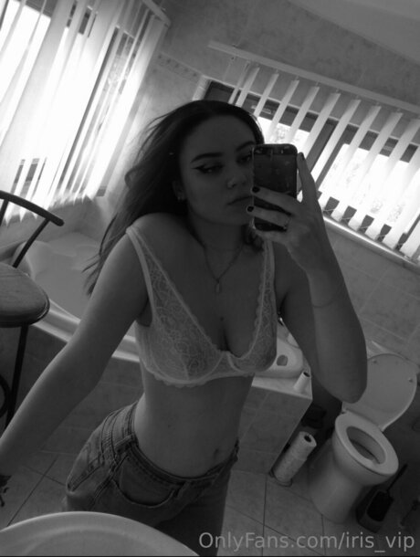 Iris Vip onlyfans naked